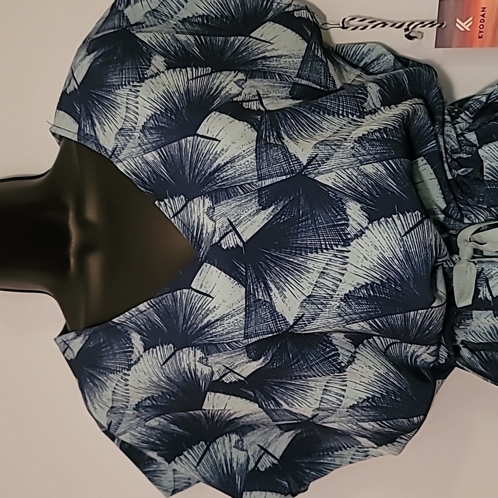 Quick Dry Dress - Picture 2 of 4
